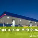 Nighttime view of a gas station, ready for Hidrosina fuel facturación.
